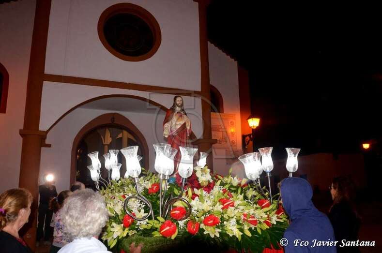 La procesión a su llegada a la ermita de Santa Rita (Foto Francisco Javier Santana)